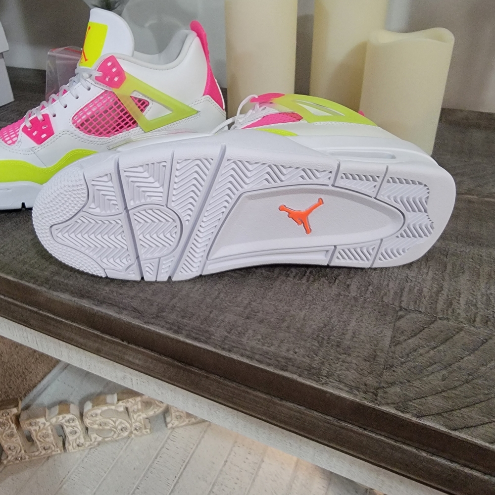 Jordan Air 4 Retro SE White Lemon - Picture 5 of 5